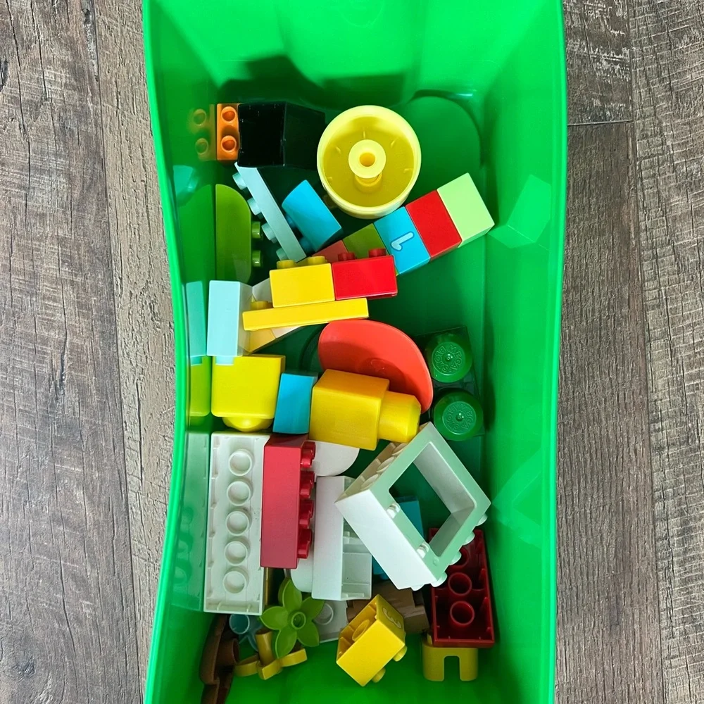 LEGO Lime Green Storage Block - Picture 2 of 2